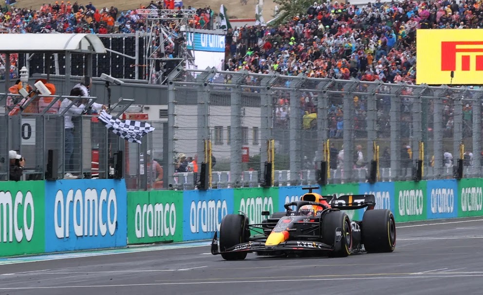 Fórmula 1: Max Verstappen hizo una épica remontada y ganó el GP de Hungría en un día negro para Leclerc y Ferrari