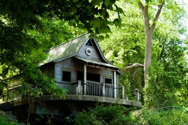 Top 10 romantic tree houses in India