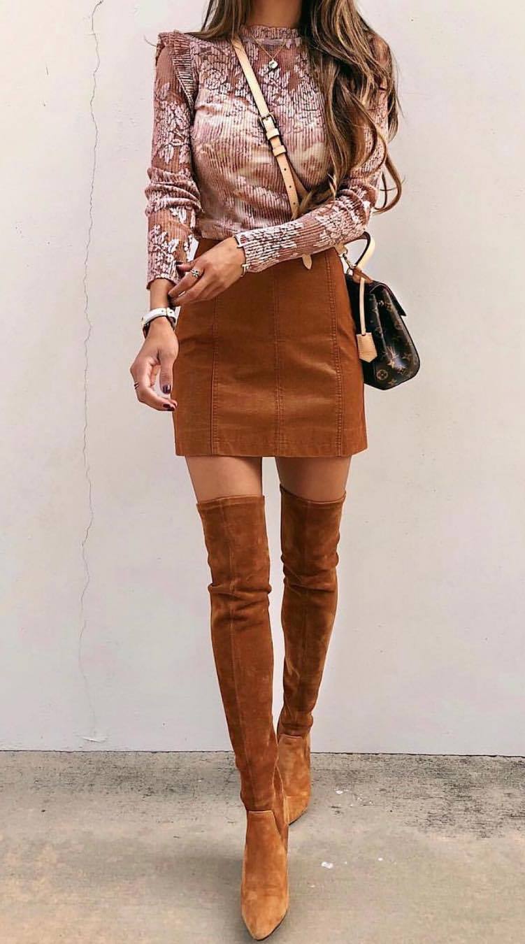 beautiful outfit_printed top + bag + brown skirt + over knee boots