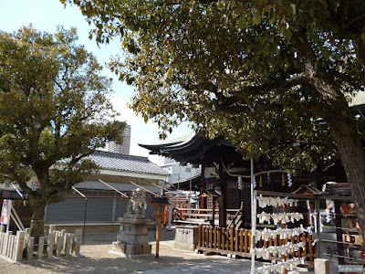 東成区中道の八阪神社拝殿
