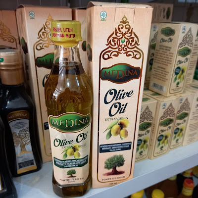 Minyak Zaitun Medina Extra Virgin Olive Oil 325 ML Naina Mandiri Utama