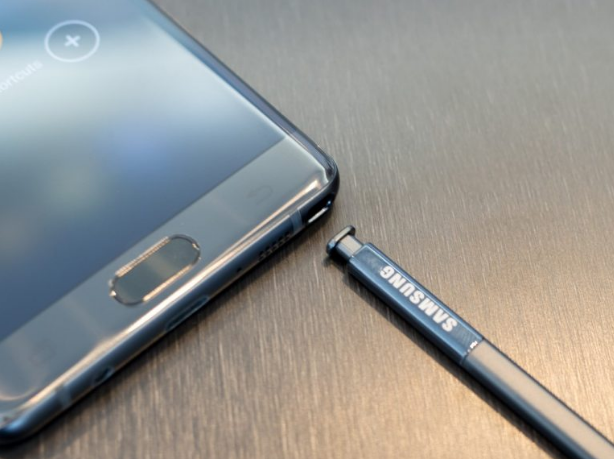 سامسونج جلاكسي نوت Samsung Galaxy Note 8 قد يأتي مع بطارية من LG وكاميرا مزودجة العدسات