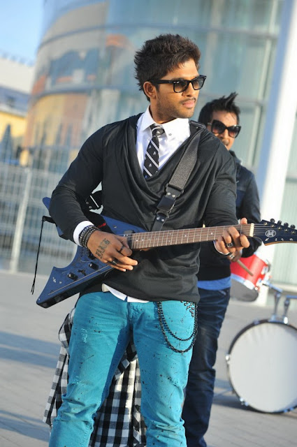 Allu Arjun Iddarammayiltho Latest Stills