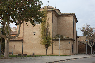 Camí de Sant Jaume de Compostela - Saragossa a Alagón: façana posterior de l'església de Nuestra Señora de la Asunción al carrer Antonio Machado a Utebo