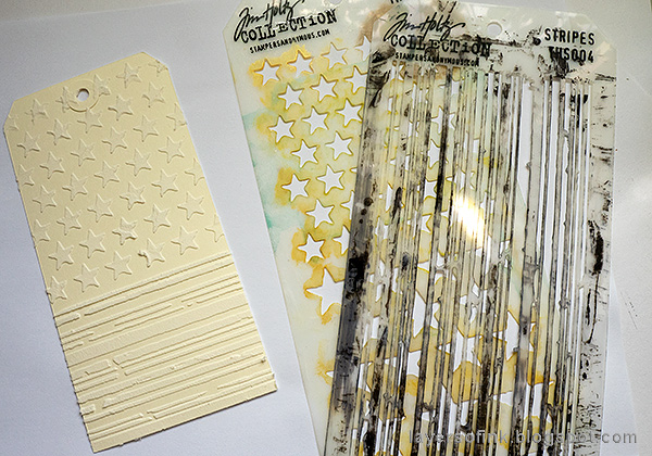 Layers of ink - Yellow Textured Star Tag Tutorial by Anna-Karin Evaldsson.