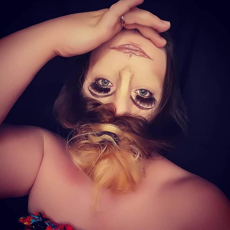 Hannah Grace Transforms her face into incredible optical illusions