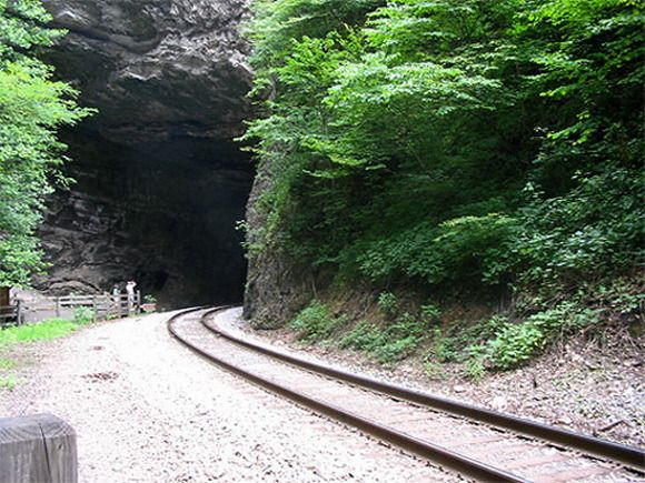 Natural Tunnel, Terowongan Alami yang Menakjubkan