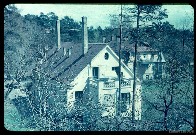 1980 год. Rīga, Mežaparks. Nams Ezermalas ielā 51 no Em. Dārziņa 14 jumta. Balkons Ainas un Toma Kučinsku dzīvoklis