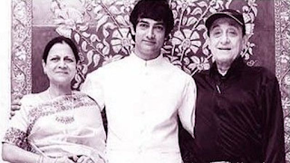 Foto Aamir Khan dengan orang tuanya