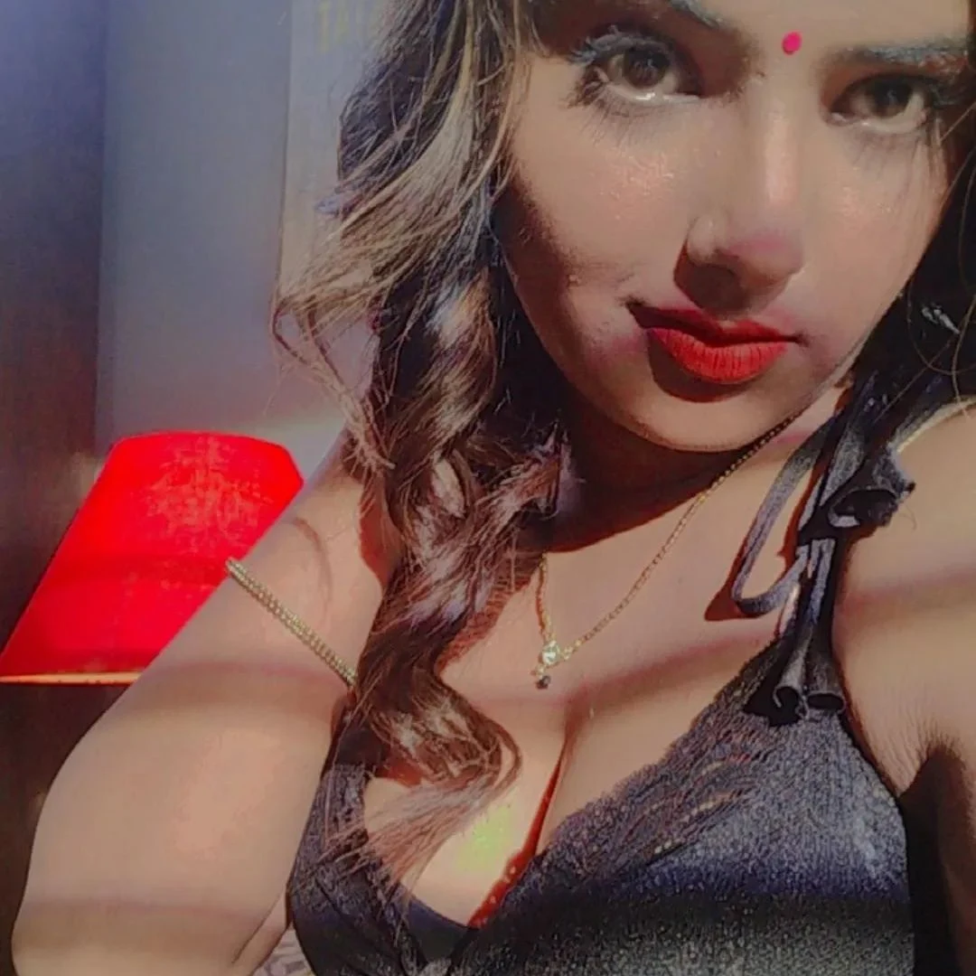 shyna khatri cleavage actress pehredaar paglet prime play