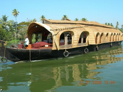 Indian houseboats Seen On coolpicturesgallery.blogspot.com