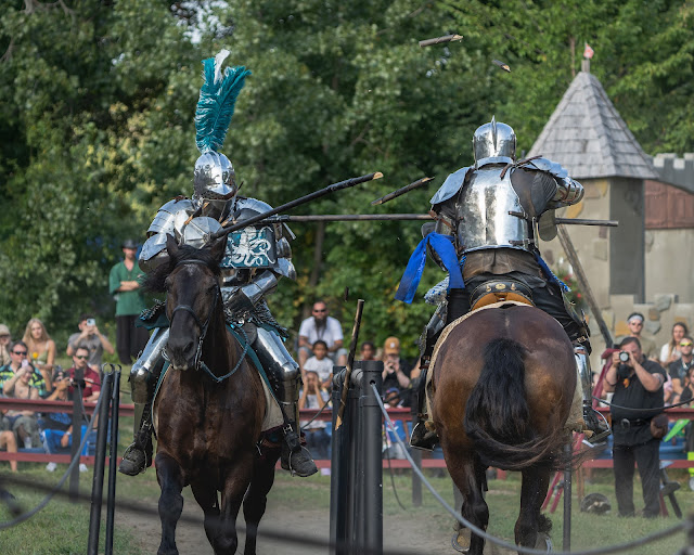 Huzzah and GIVEAWAY! Michigan Renaissance Festival returns, Aug. 19 - Oct. 1, Holly MI {ends 8/10}