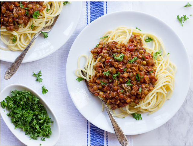 Vegan Mushroom Lentil Bolognese Sauce - "Faux" -bolognese