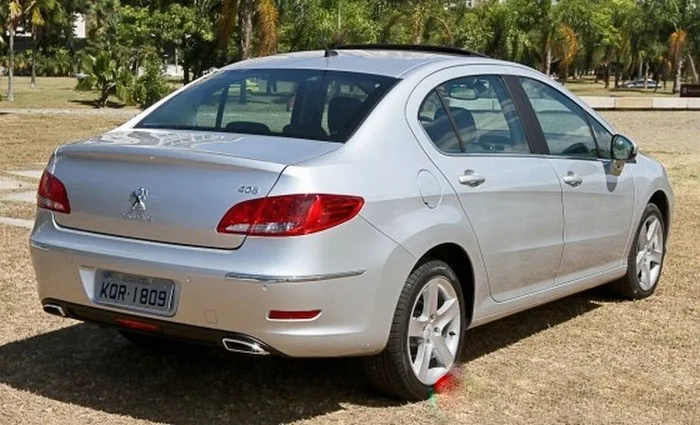 Novo Peugeot 408 2012 - traseira