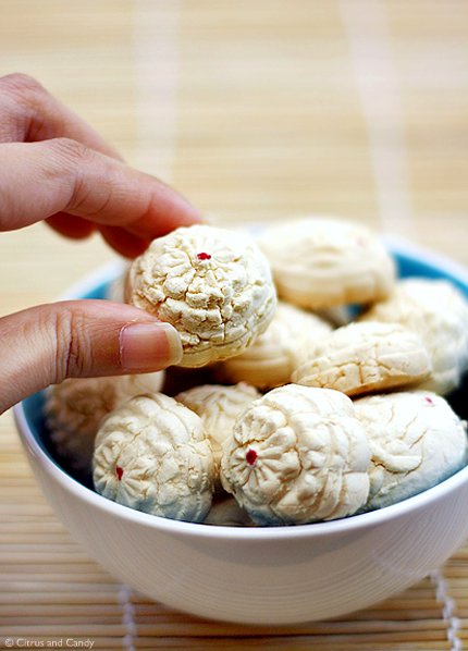 Chinese New Year: Kuih Bangkit (Malaysian Coconut Biscuits 