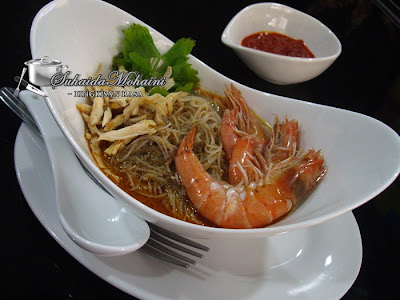 BinGkiSaN rAsA: LAKSA SARAWAK