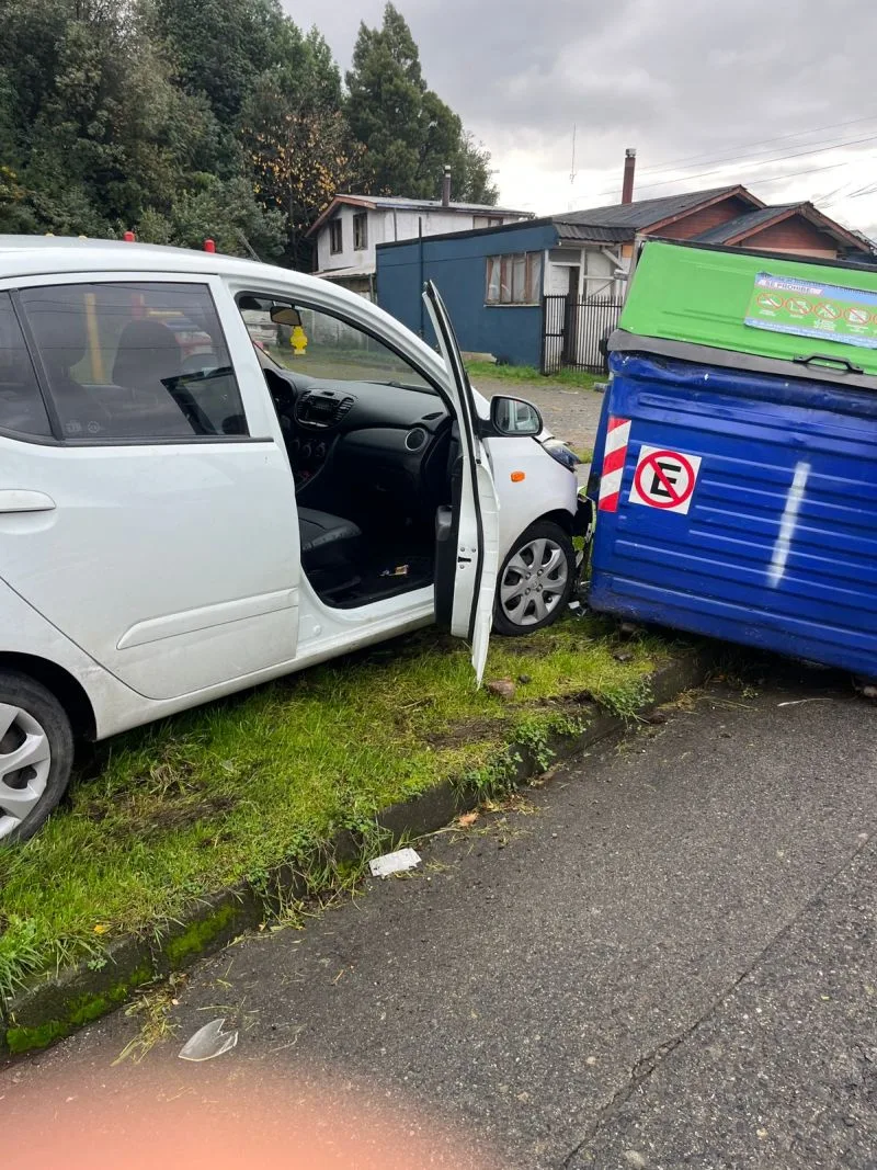 Carabineros detiene a dos personas y recupera auto robado en Puerto Montt