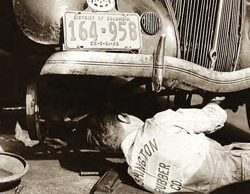 Washington, DC auto mechanic under car, 1942, Photo-2