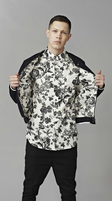 Trend baju pria motif floral