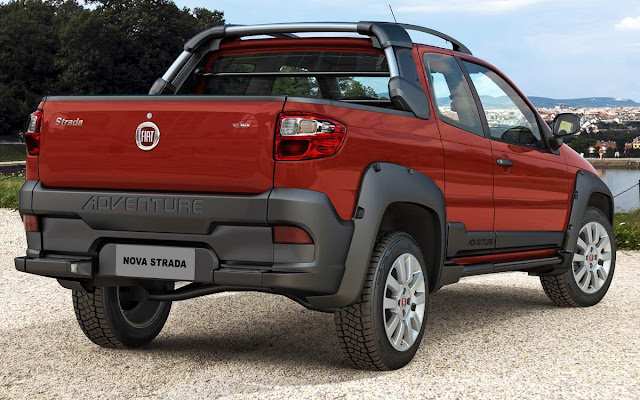 Nova Fiat Strada 2014 três portas