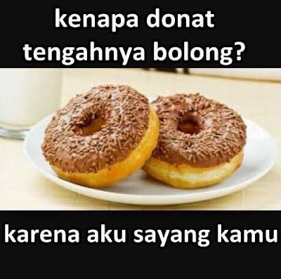 16 Meme 'Karena Aku Sayang Kamu' Ini Absurd Abis, Orang Aneh Wajib Masuk!