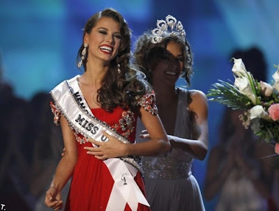 miss universe 2009 - miss venezuela Stefania Fernandez