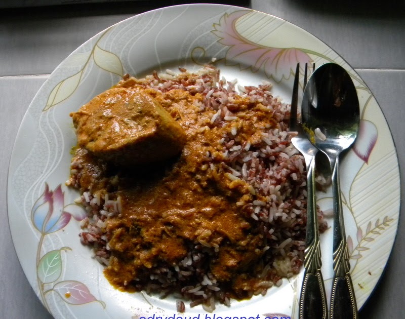 Dedaun Alam: Nasi Dagang Kelantan