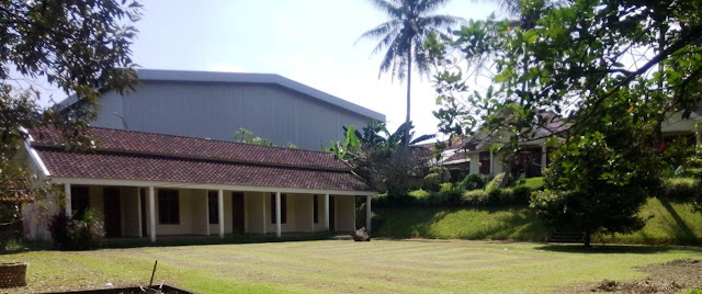 villa sukabumi luas besar kolam renang