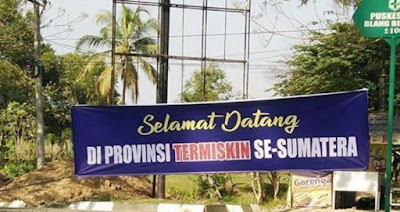 spanduk aceh provinsi termiskin di sumatera