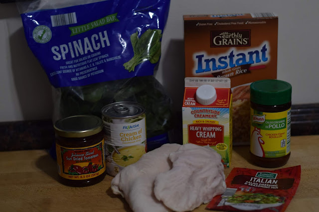 The ingredients needed to make the crockpot Italian chicken and rice. 