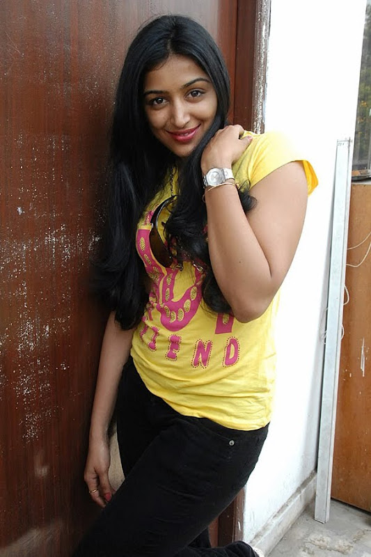 Padmapriya Latest  Photos glamour images