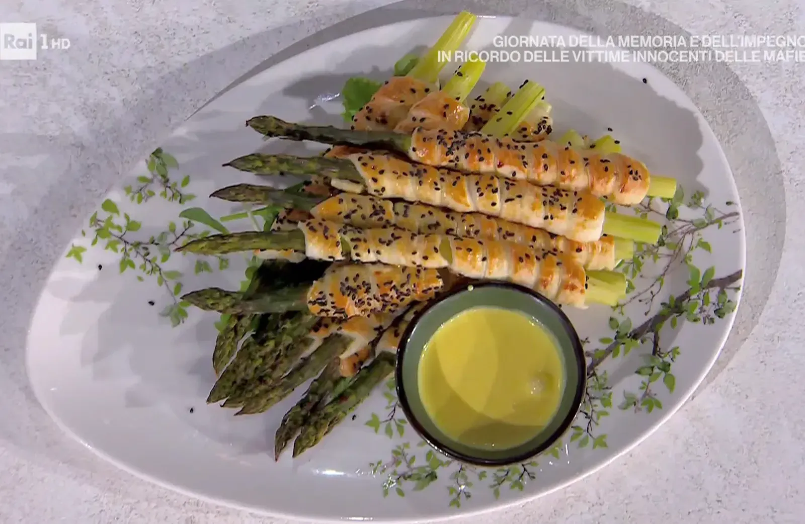 Asparagi in sfoglia con salsa di zafferano