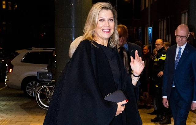 Queen Maxima wore the spy pumps by Aquazzura. The Queen wore sequin wide leg pants. Finnish conductor Klaus Makela