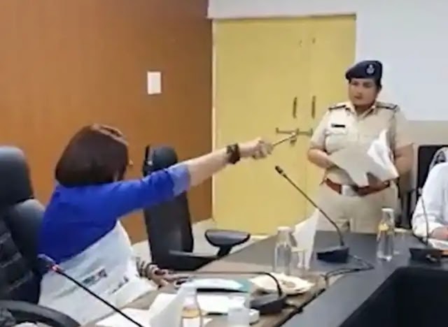 बाहर निकल..... "जबाब मुझे मत देना",महिला पुलिसकर्मी के बीच तीखी नोंक झोंक