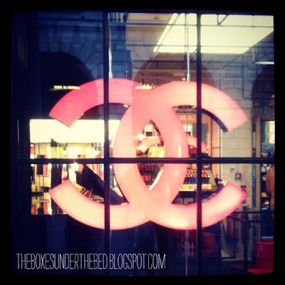 Chanel Pop-Up Store - Window signs