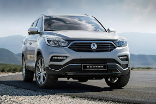 SsangYong Rexton (2018) Front Side