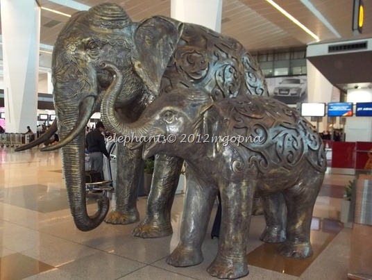 statue elephants elephants