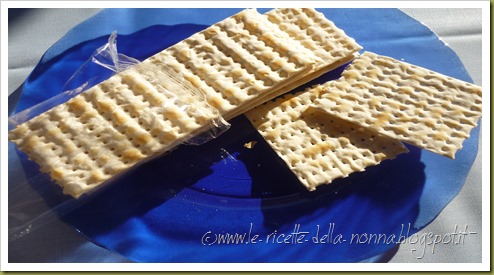 Merenda con pane azzimo, crema di cacao e semi di lino (2)
