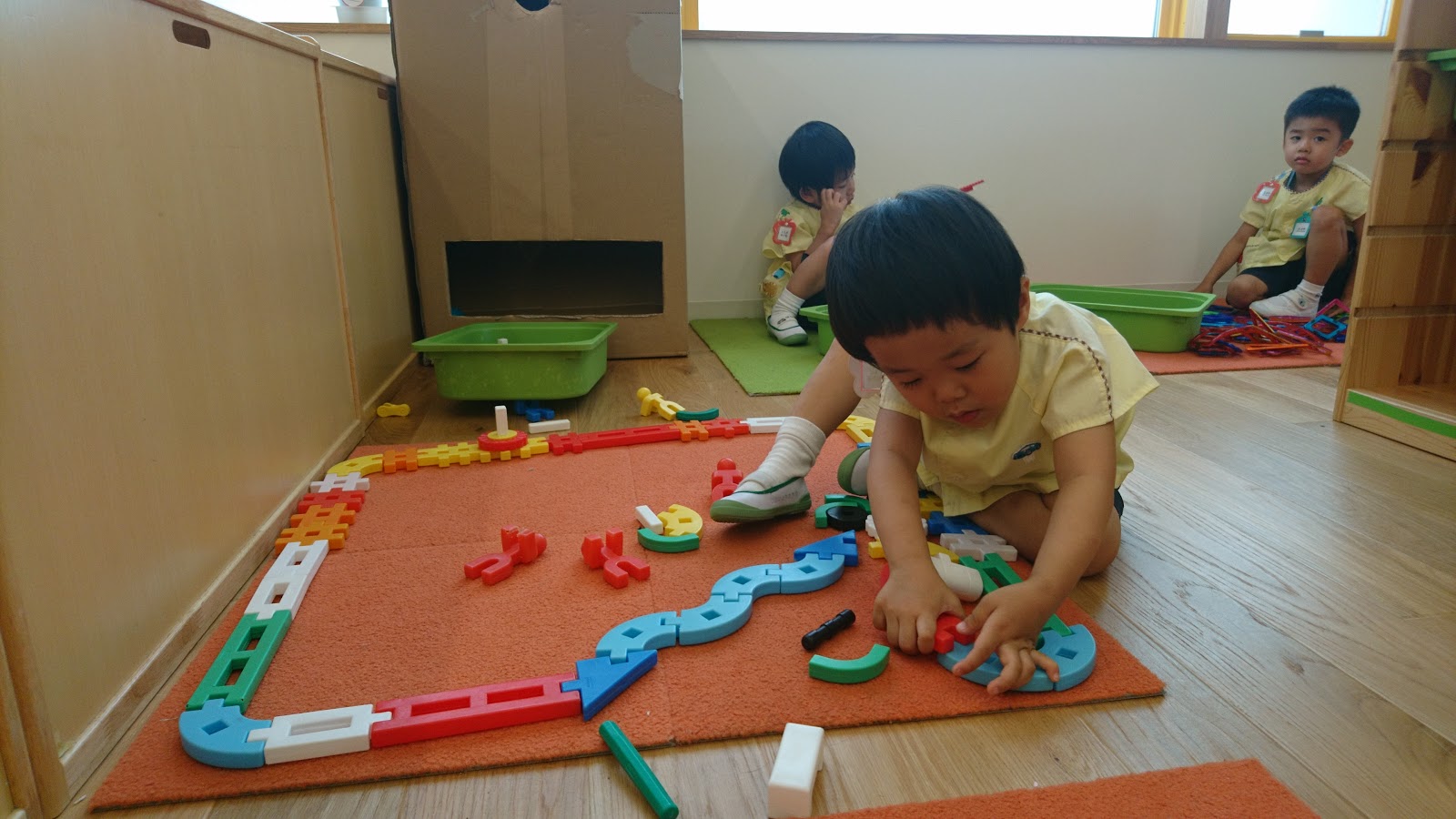 せいか幼稚園blog ３歳児yy広場に新しい遊び登場
