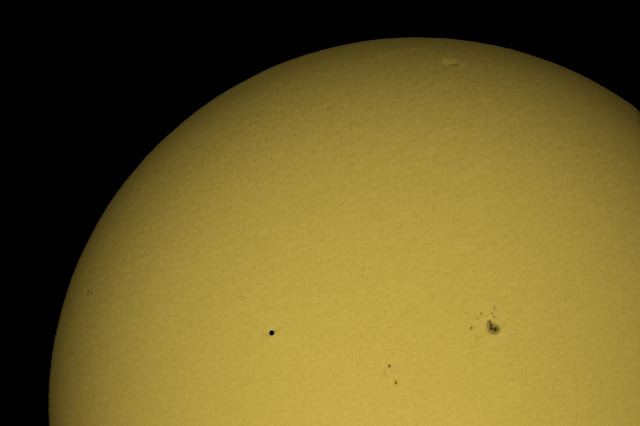 Солнце и Меркурий 9 мая 2016 года