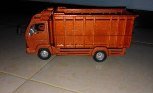 gambar truk canter miniatur dari jepara