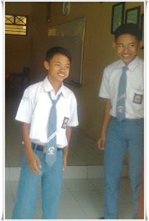 Gambar Jecky berseragam putih abu-abu di SMA Negeri 1 Ngrambe part 1