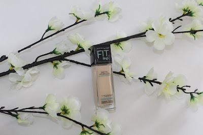 http://faceattire.blogspot.com.au/2015/09/my-new-favourite-drugstore-foundation.html#more