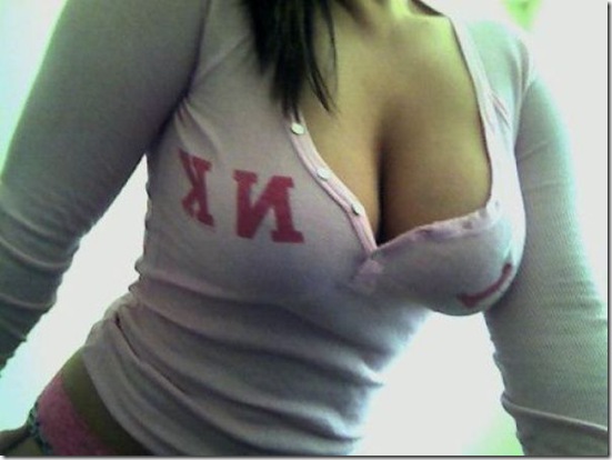 sexy-no-bra-girls-10