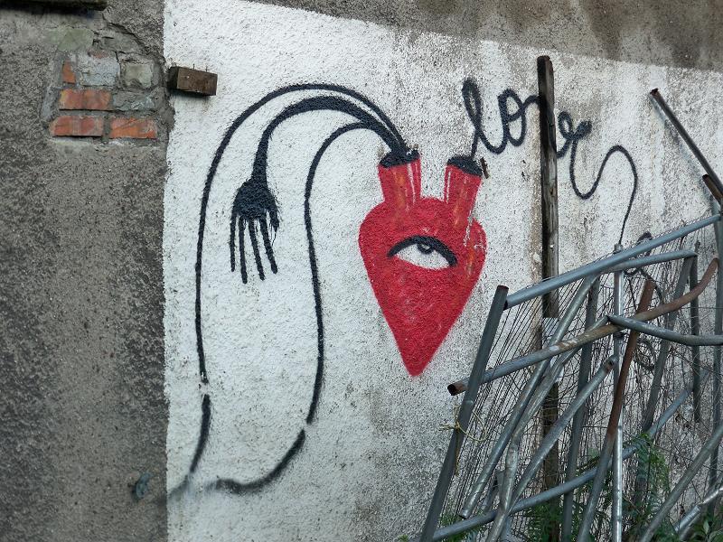Cool Love Heart Graffiti Design For Inspiration