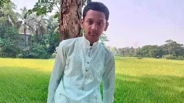ফুটবলে কিক মারায়, সপ্তম শ্রেণির ছাত্রকে পিটিয়ে হত্যা
