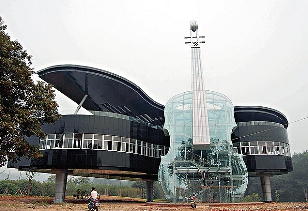 بالصور.. تصاميم معمارية «فريدة» - مبنى ساحر على شكل بيانو في الصين - Piano House