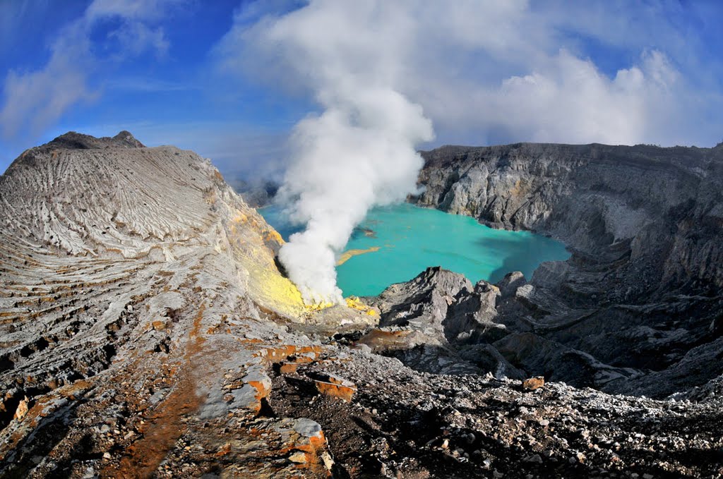 The wonderful things when You enjoy Ijen  Crater tour  