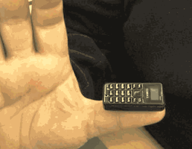 Smallest mobile in the world : smaller than thumb