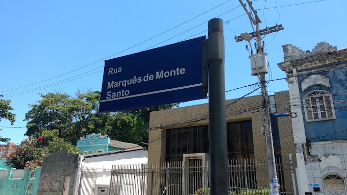 Ponto de ônibus no meio do nada ficou ainda mais perigoso